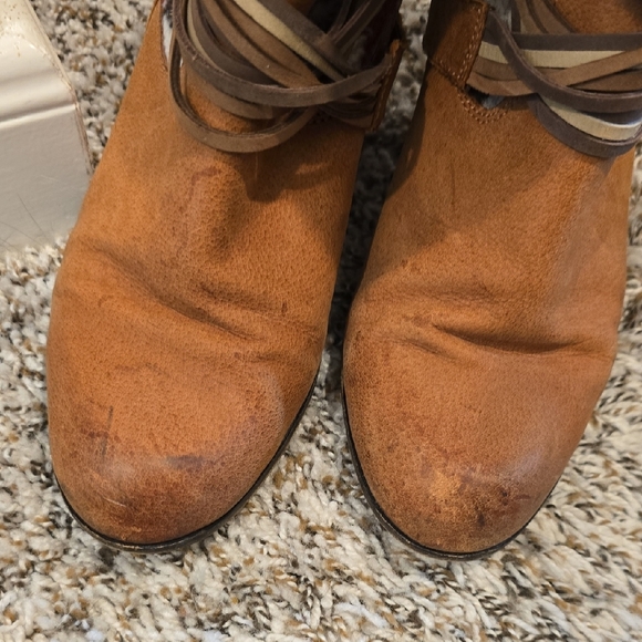 Steve Madden Tolteca South Western Ankle Boots - Picture 2 of 3